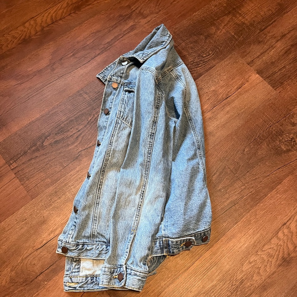 O’Neill Denim Jacket with Button Details Oversize Fit - Picture 2 of 5